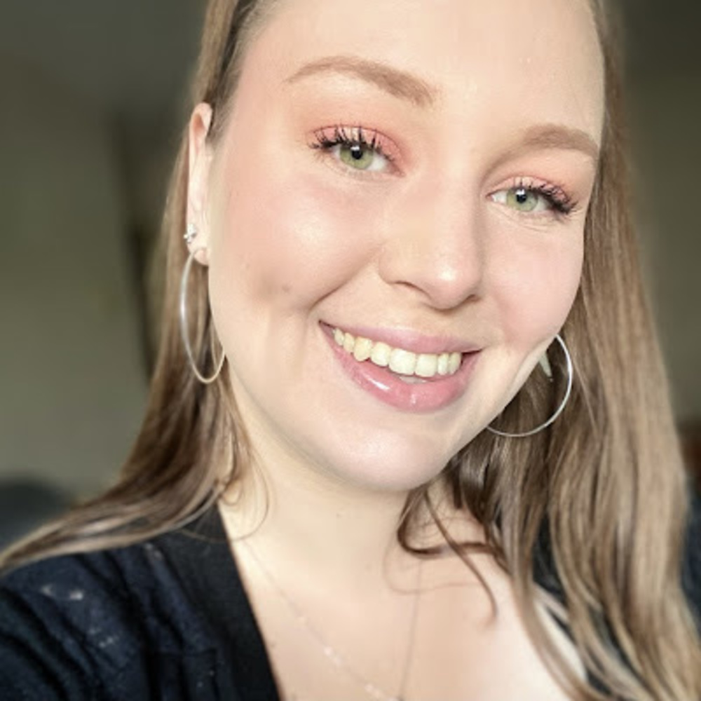 Meet your Posher, Eva